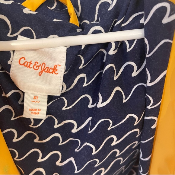 Cat and Jack yellow lined raincoat size 5T - Picture 3 of 8